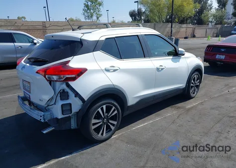 2019 Nissan Kicks Sv z USA, uszkodzony, nr VIN 3N1CP5CU0KL506943